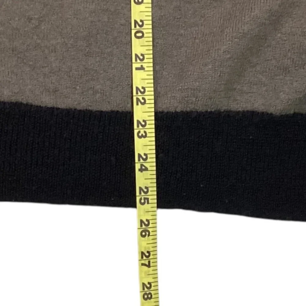 Vintage‎ Guess Classics Gray & Black Merino Wool V-Neck Sweater Vest - Men's XL